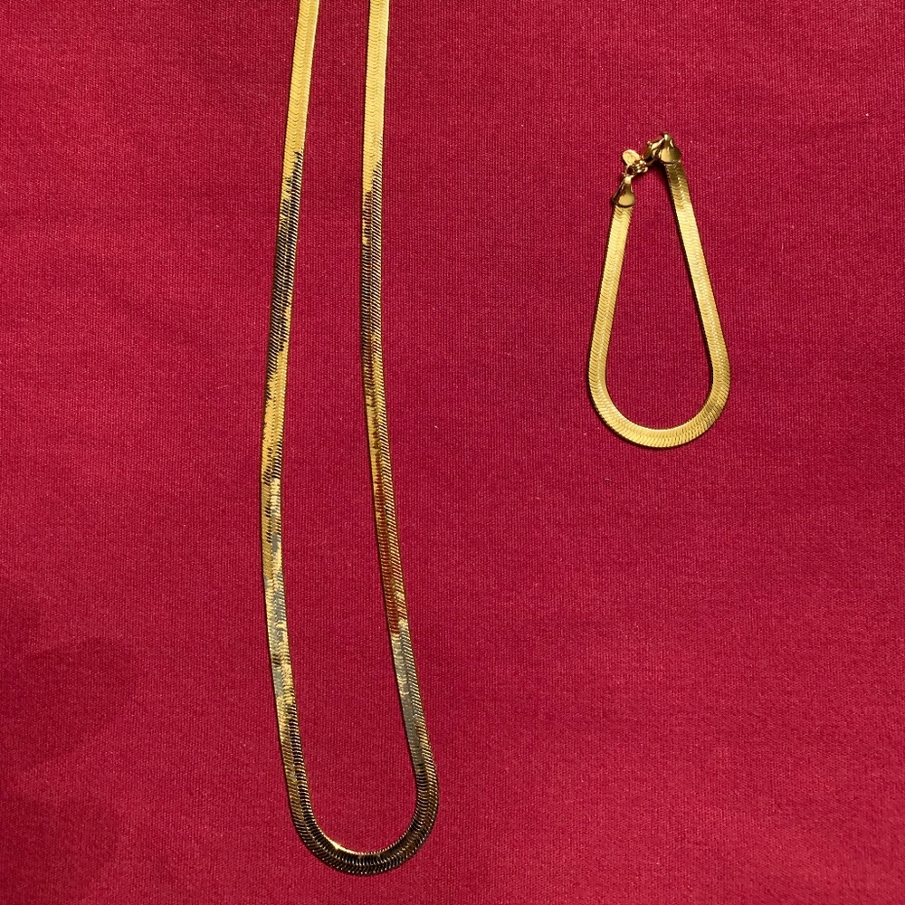 Necklace and bracelet